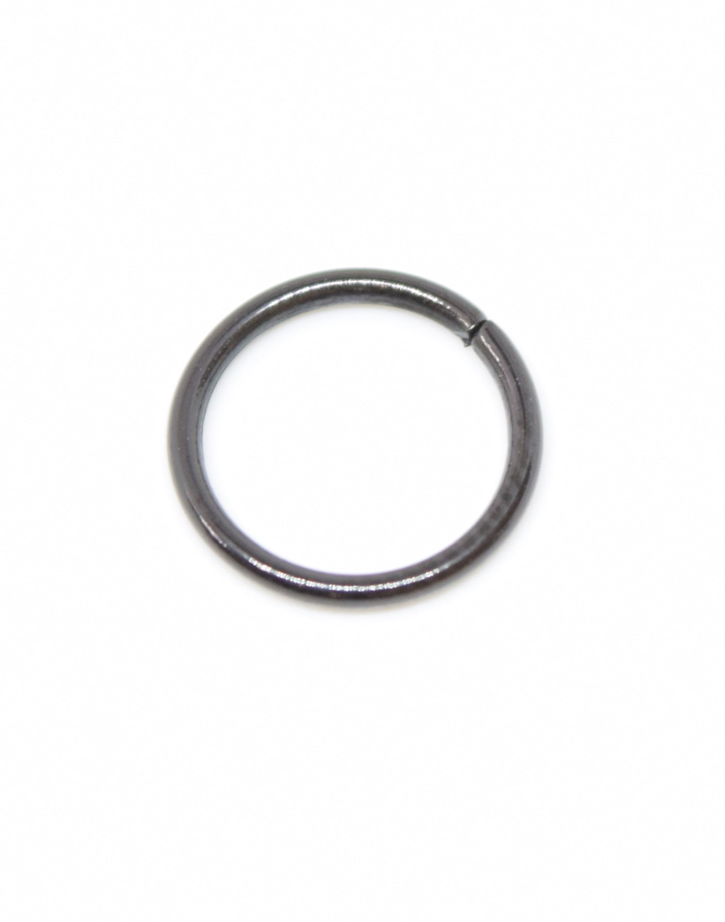 Single Nose Ring : Available in silver, gold or black