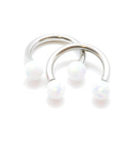 Horse shoe : Silver bar and White Opal effect balls