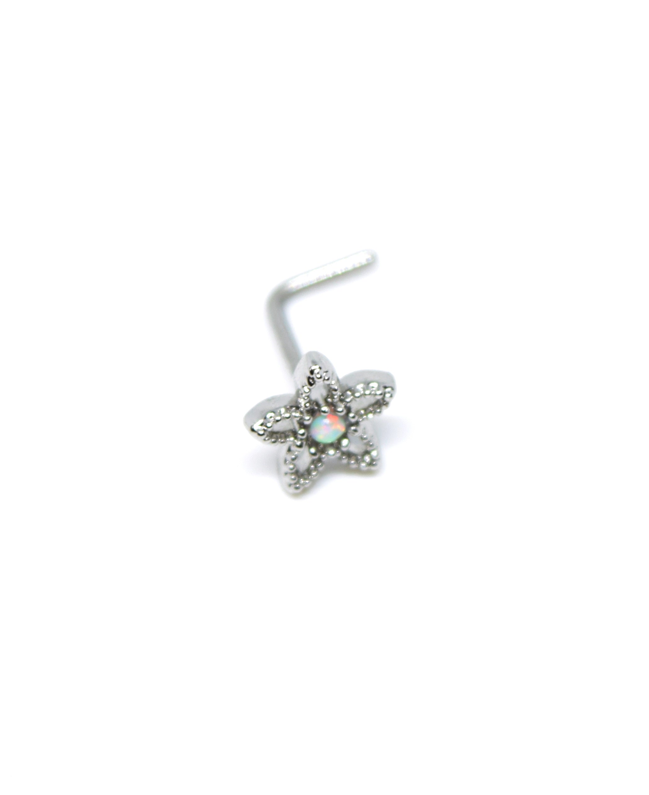 Elegant leaf stud